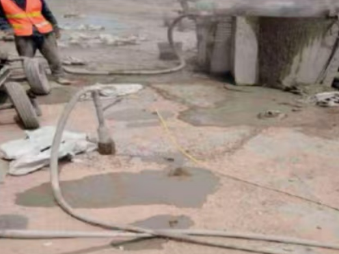 枫木镇水泥混凝土路面板底注浆技术 路面脱空注浆整治方案